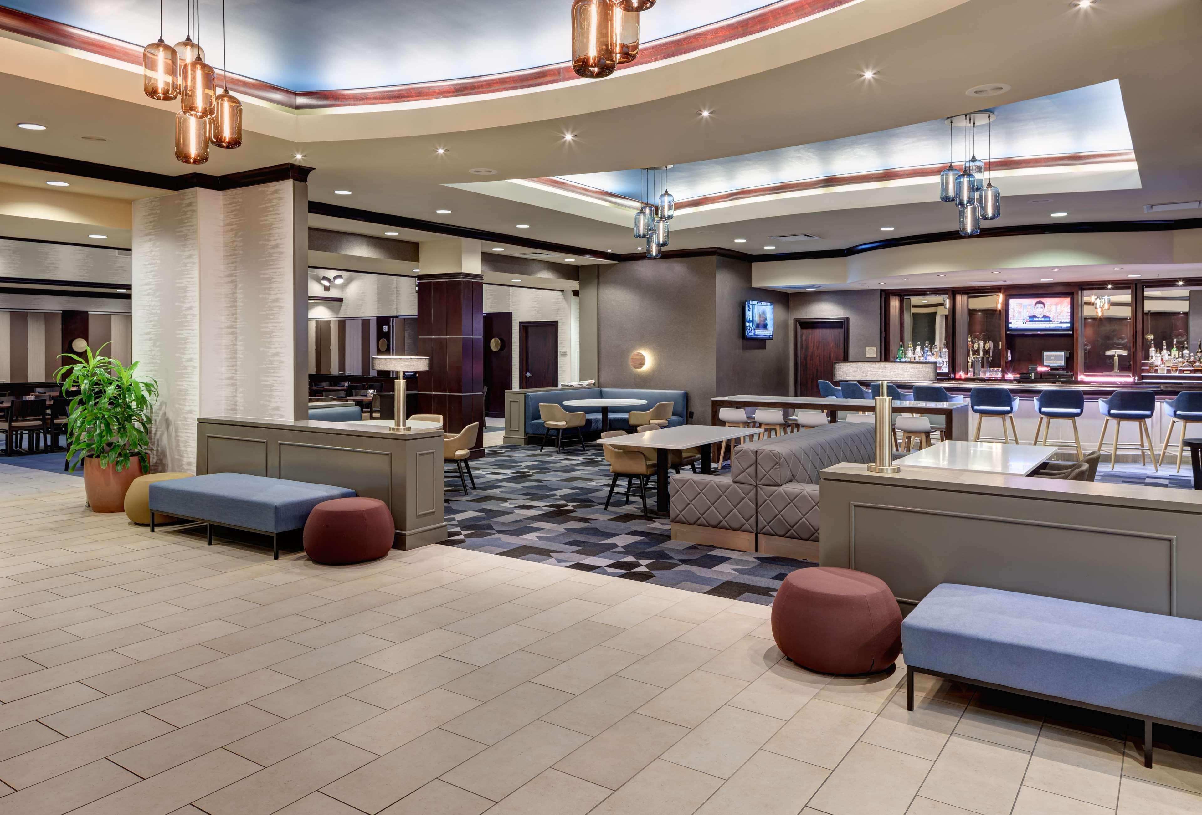 Embassy Suites By Hilton Tampa Brandon Heartland Exteriör bild