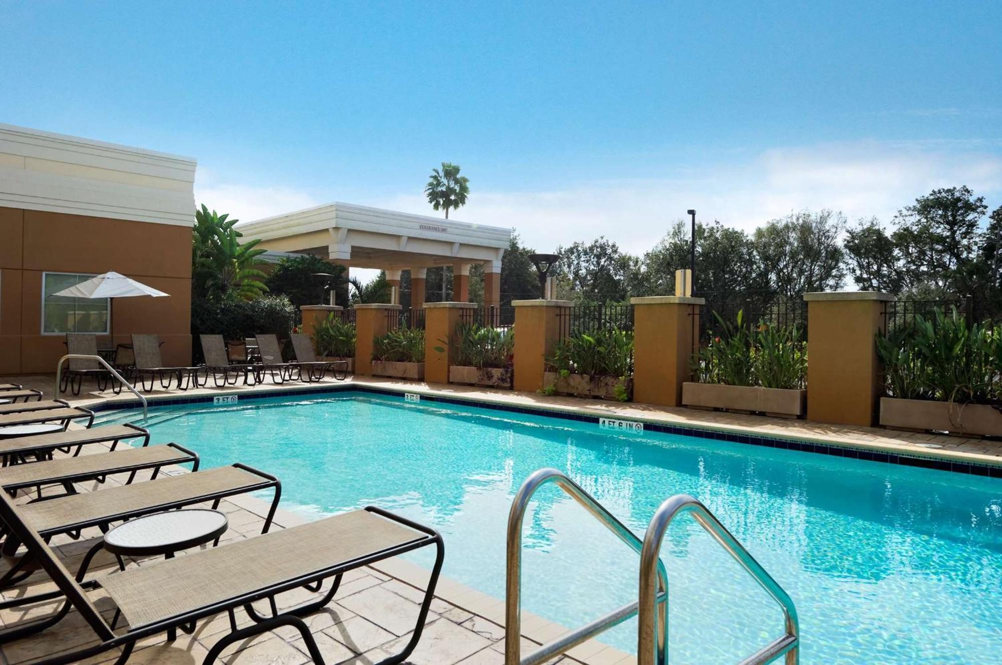 Embassy Suites By Hilton Tampa Brandon Heartland Exteriör bild