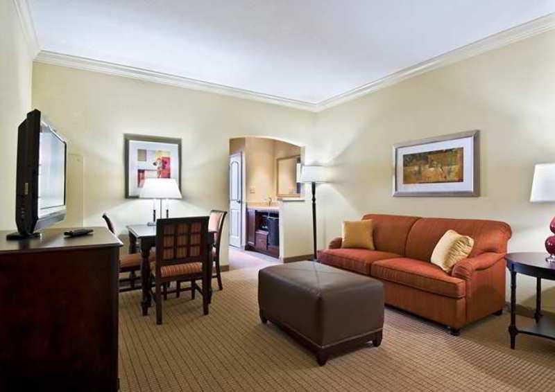 Embassy Suites By Hilton Tampa Brandon Heartland Rum bild