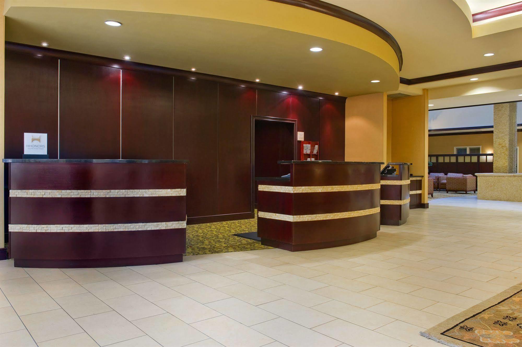 Embassy Suites By Hilton Tampa Brandon Heartland Exteriör bild