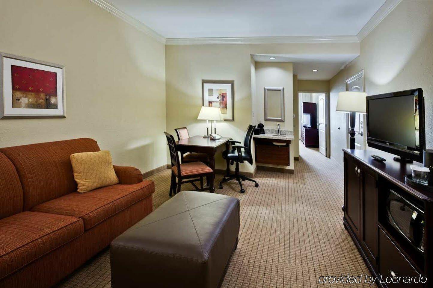 Embassy Suites By Hilton Tampa Brandon Heartland Exteriör bild